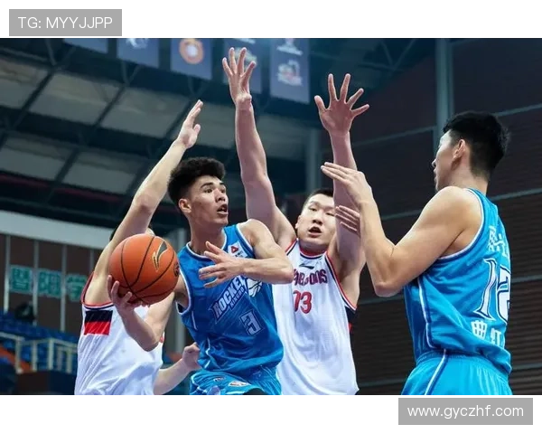 广州篮球队盯防策略分析与比赛表现的得失总结